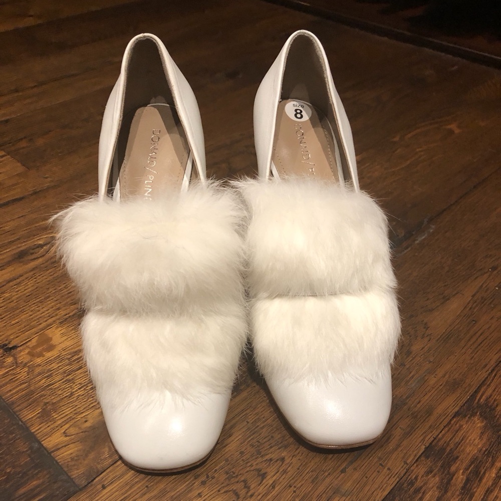 Donald Pliner white fur and leather heels